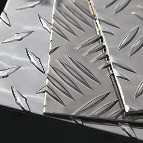 Купить дюралевый рифлёный лист ВД1АН 1.5x600x1200 мм в Санкт-Петербурге